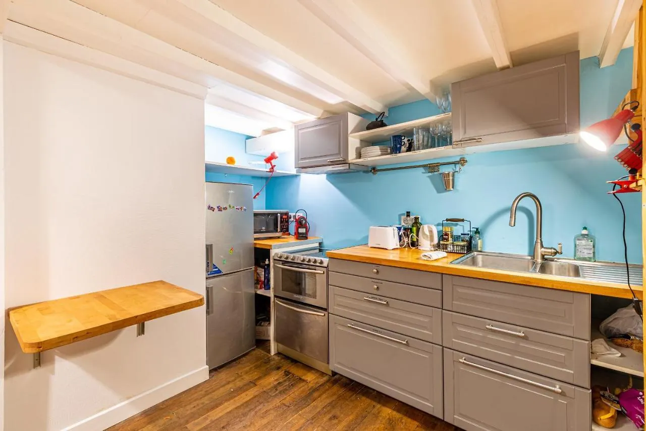 Guestready - Mellow Yellow In The 19Th Paris Apartment