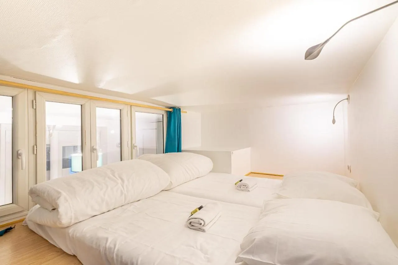 Guestready - Mellow Yellow In The 19Th Paris France
